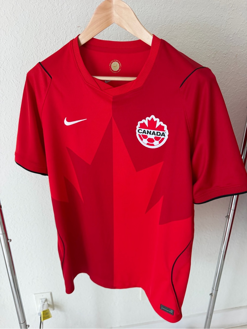 Nike Canada 2026 World Cup Home Jersey Men’s L Red Dri-FIT NWT P35887